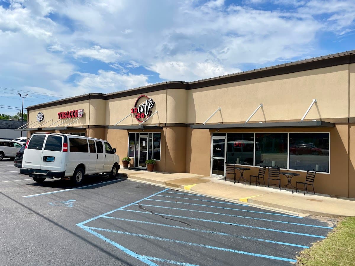 1220 Cafe thumbnail 3