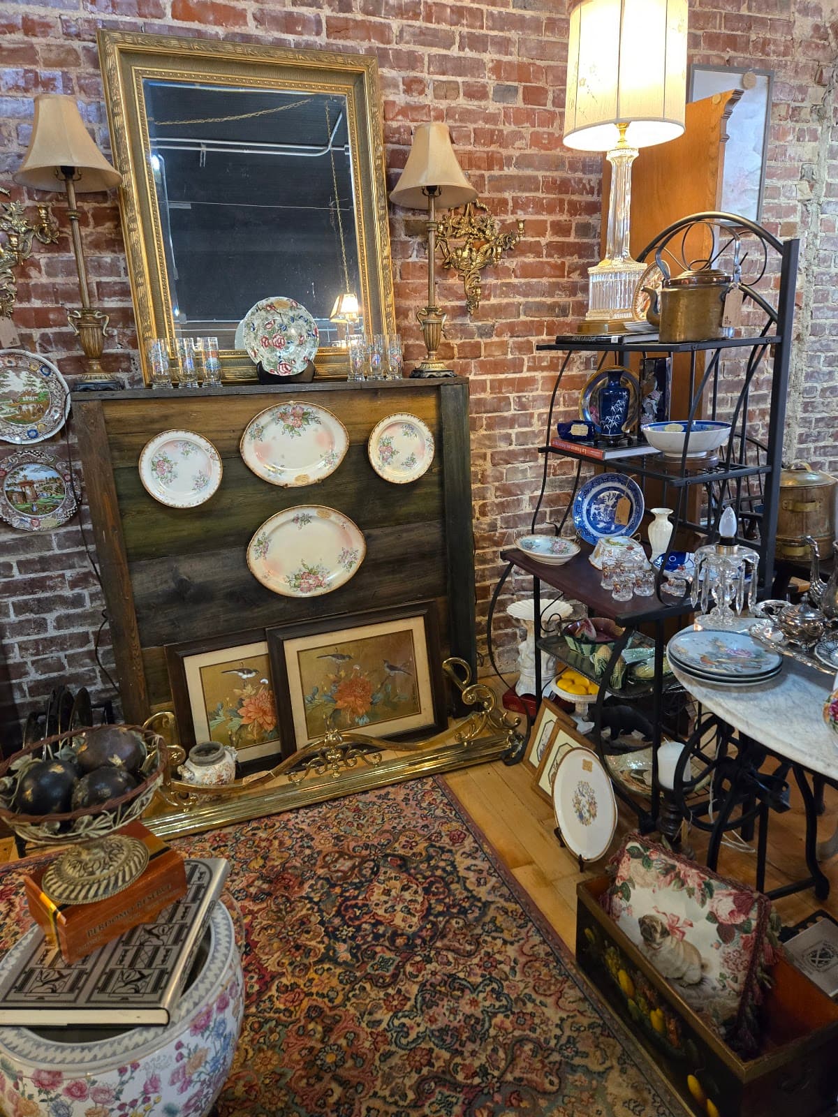 Emporium Wine thumbnail 5