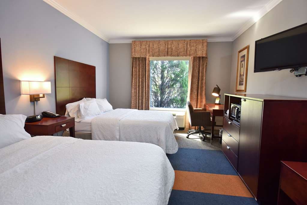 Hampton Inn thumbnail 2