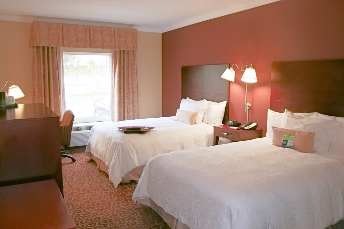 Hampton Inn thumbnail 5