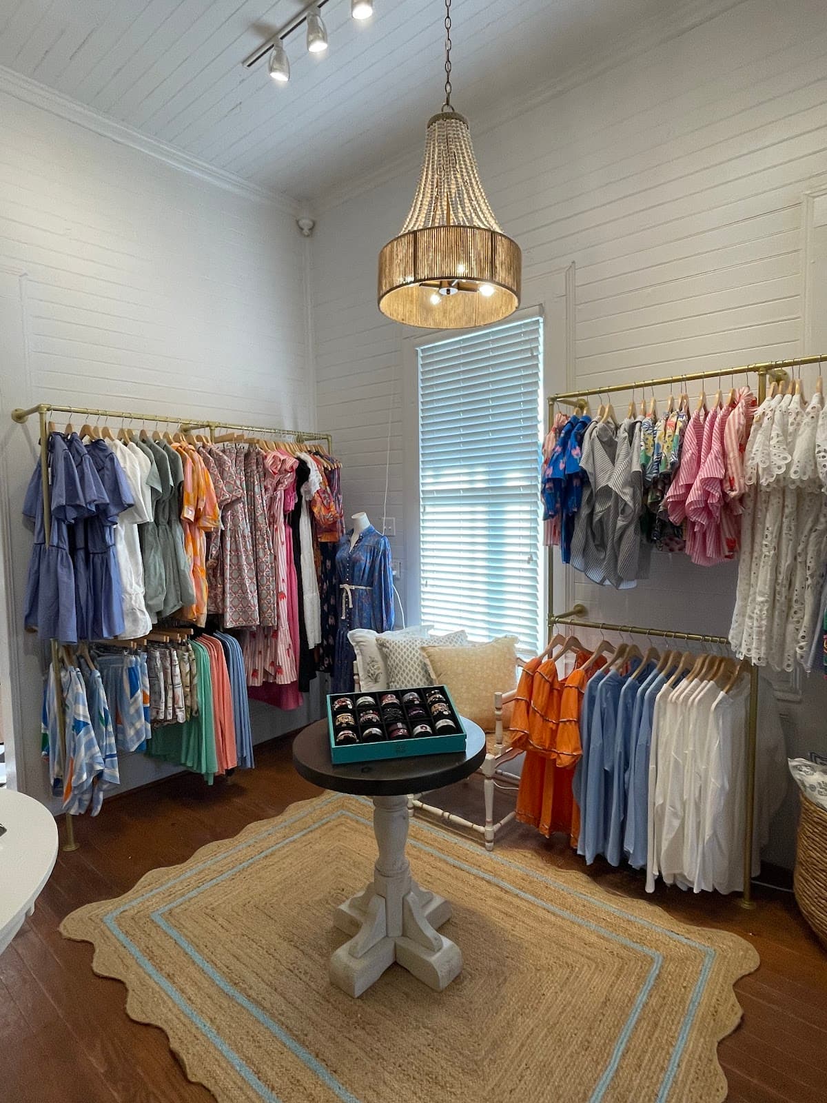 Porch & Pine thumbnail 4