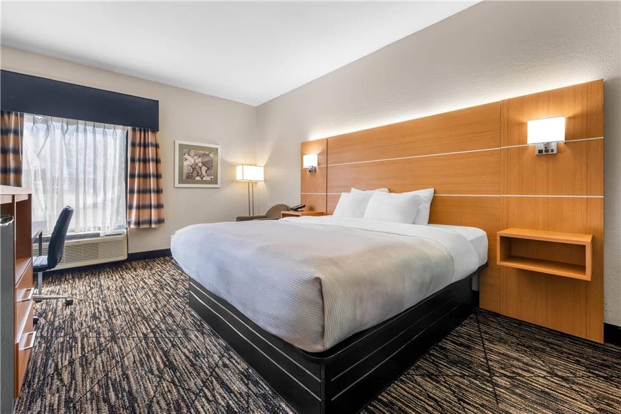 Quality Inn thumbnail 3