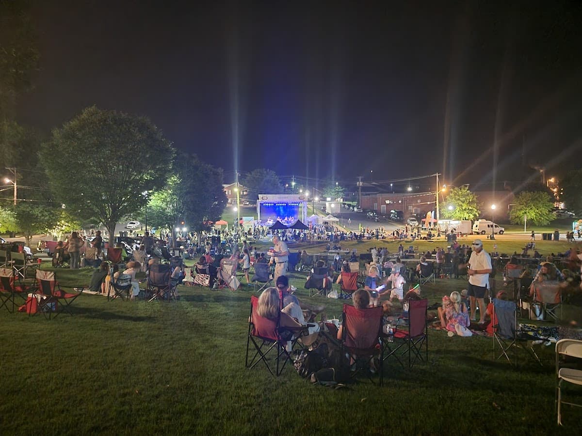 Strand Park thumbnail 5